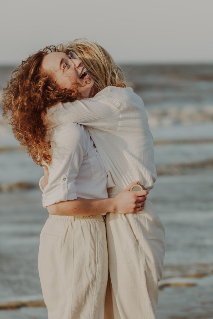 séance photo de couple sur la côte d'opale, photographe professionnel à Wissant, Wimereux, Dunkerque, Bray-Dunes, Sangatte, Oye-Plage, Tardinghen