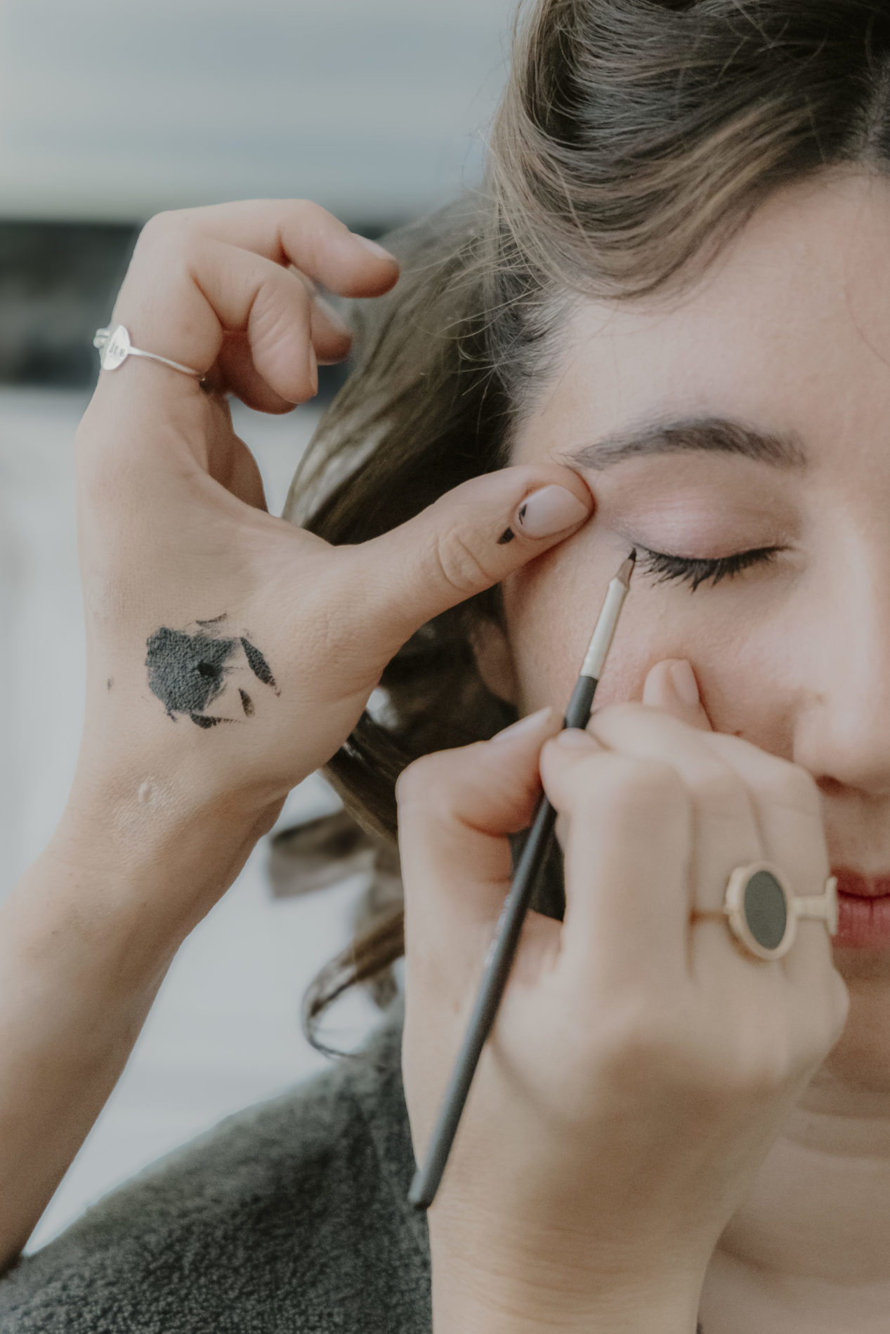 Reportage métier — maquilleuse professionnelle au travail